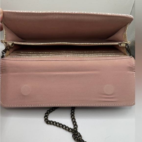 Seint-Beautiful Salmon colored clutch or cross body - Picture 3 of 6